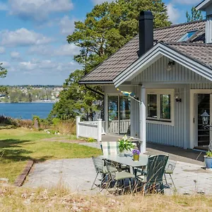  Apartment Elegant With Stunning Sea View And Garden Sweden